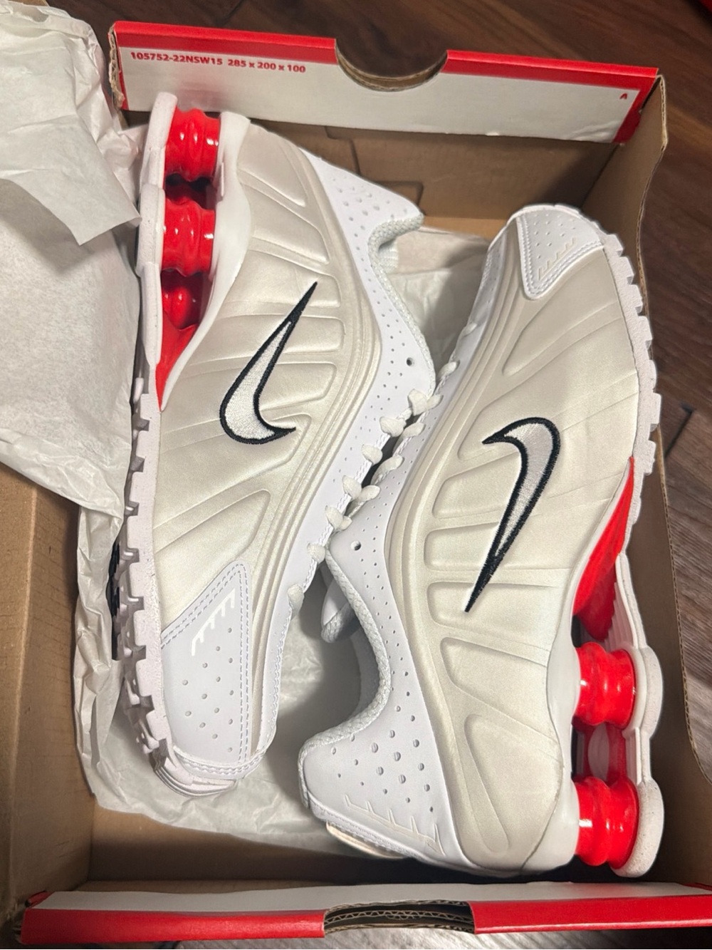 Nike Shox R4 Sneaker Women Sz 6 White Phantom Blanc AR3565-103